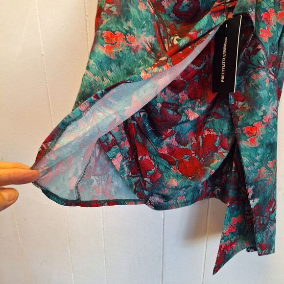 PrettyLittleThing Mini Skirt Floral Size 2  NWT‎ - Picture 4 of 7